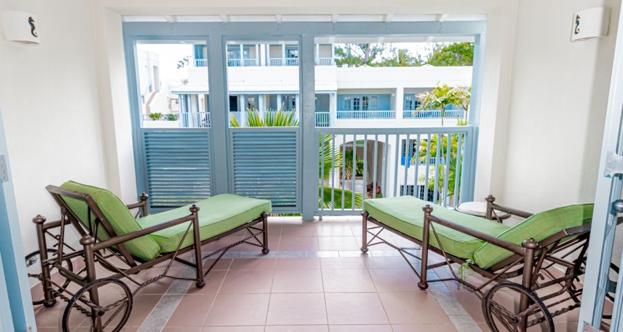 poolviewsuite balcony